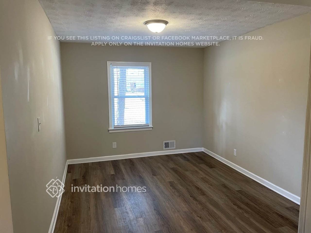 921 Walnut Cir Sw - Photo 3 of 21