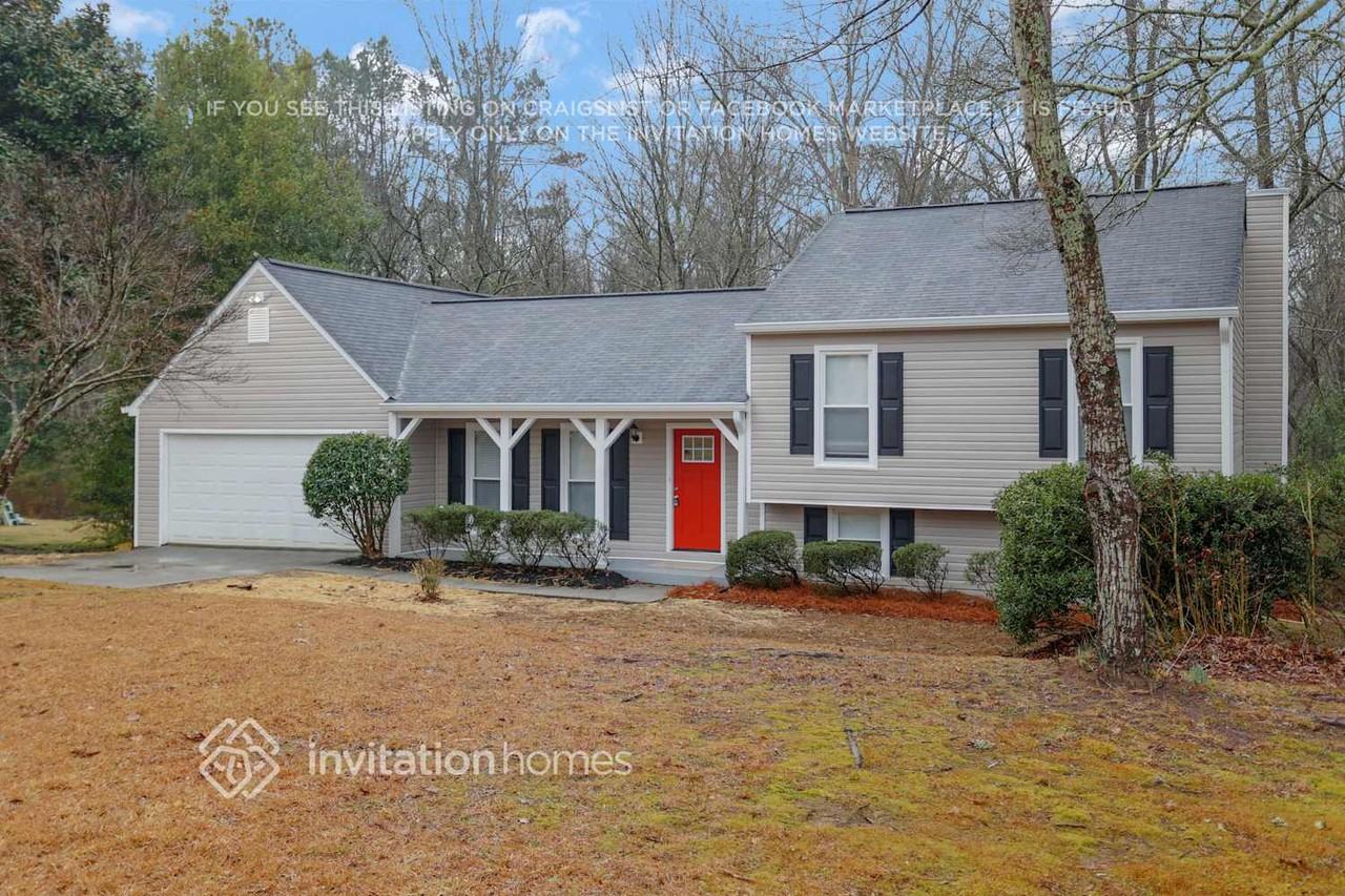 1439 Summit Chase Dr - Photo 2 of 26