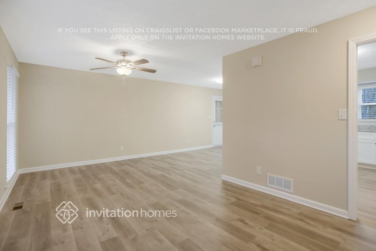 1439 Summit Chase Dr - Photo 4 of 26