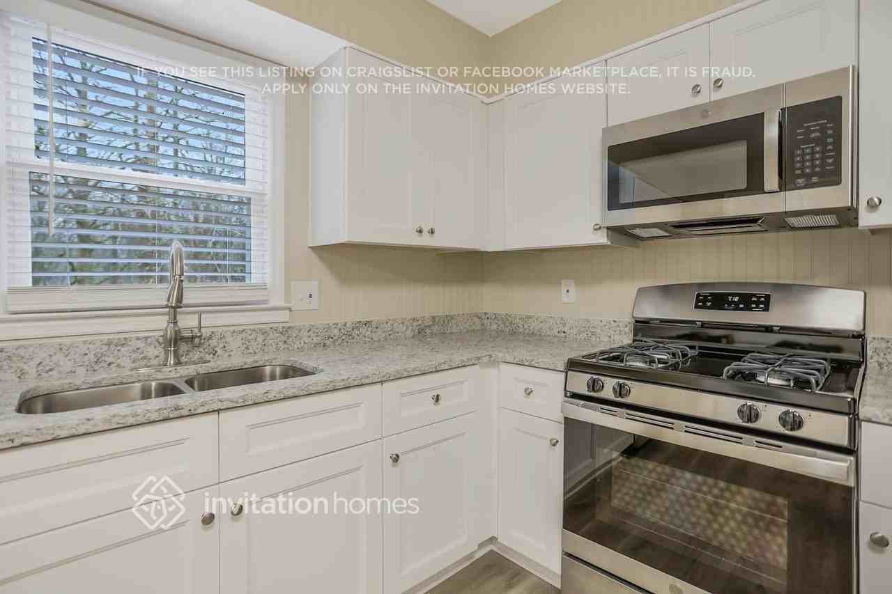 1439 Summit Chase Dr - Photo 7 of 26