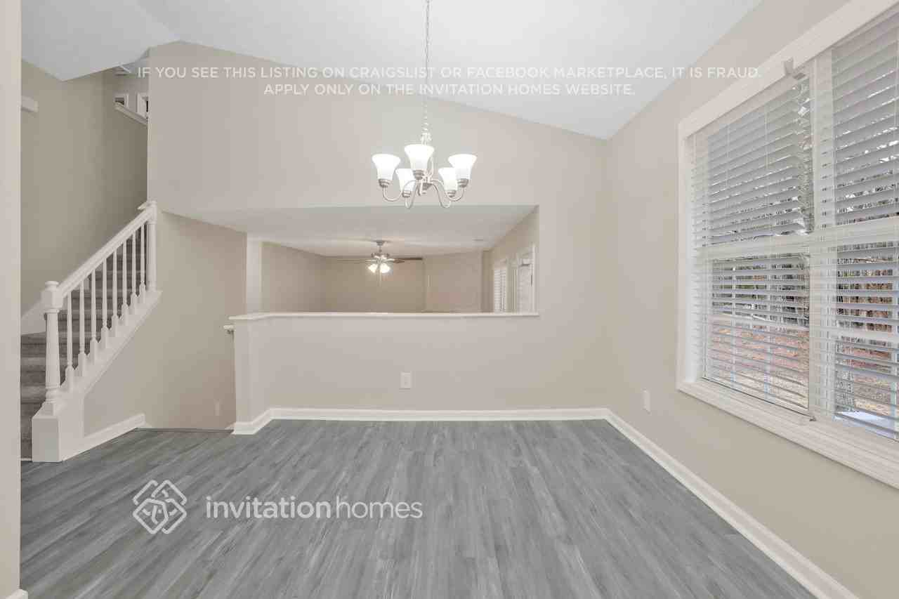 2027 Pittston Farm Rd - Photo 4 of 21
