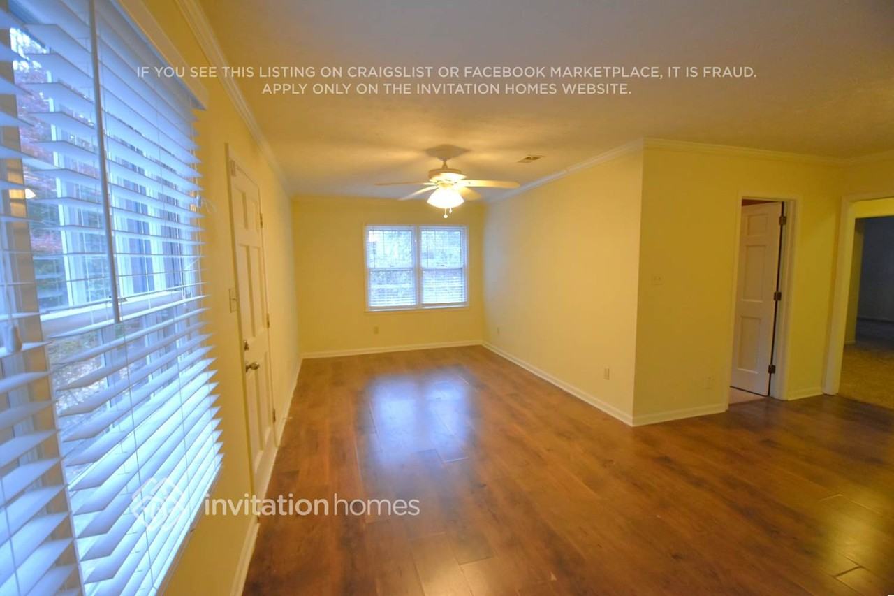 2433 Shipshire Pl - Photo 3 of 12