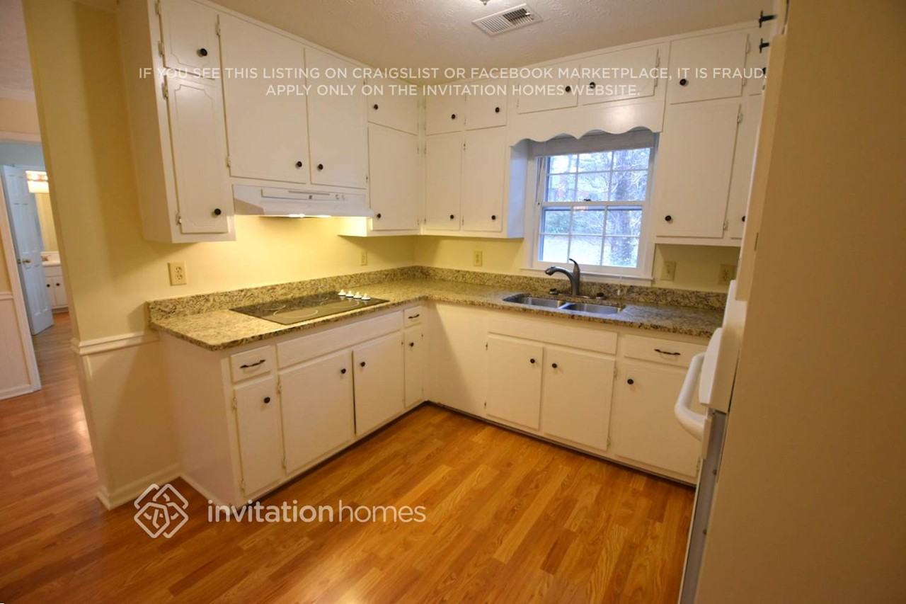 2433 Shipshire Pl - Photo 5 of 12