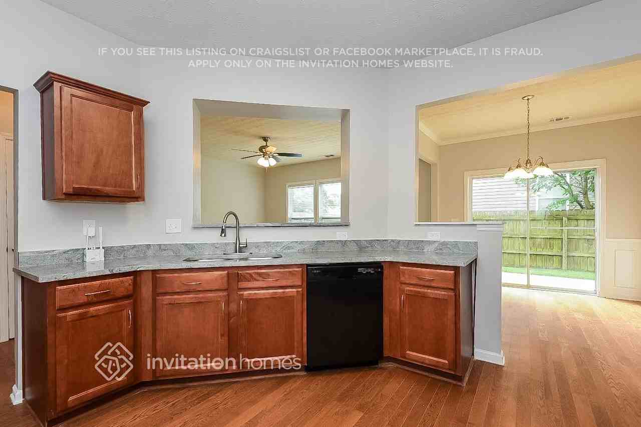 739 Mountain Laurel Dr - Photo 4 of 16