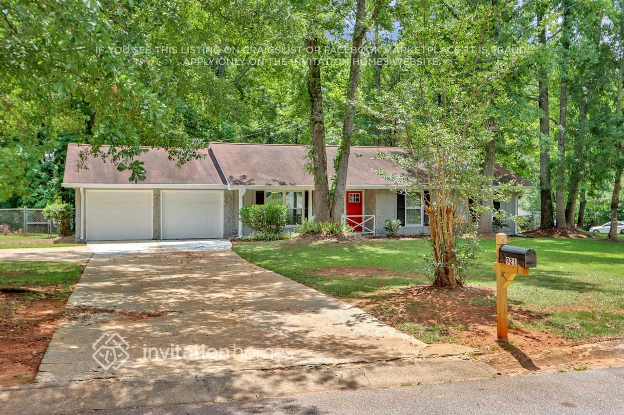 921 Dawn Ct Se - Photo 2 of 28