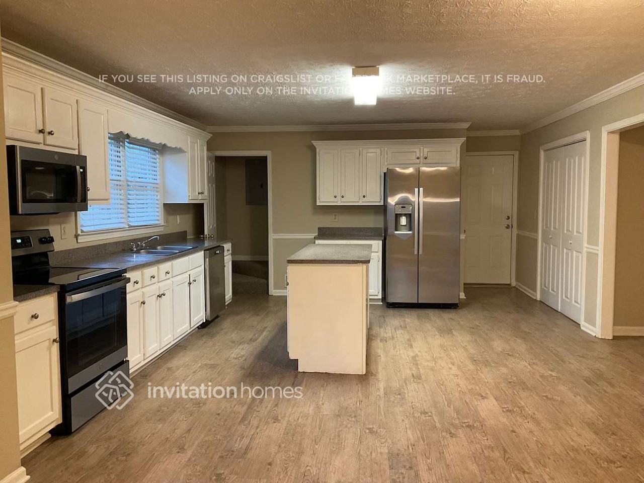 2355 Huntington Dr - Photo 3 of 11