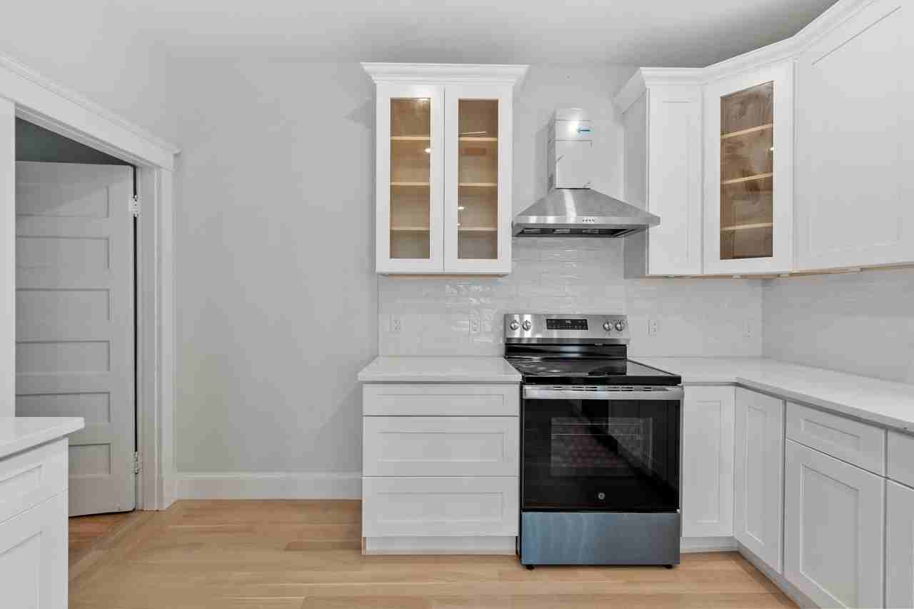 61 Warren St #2 - Photo 2 of 46