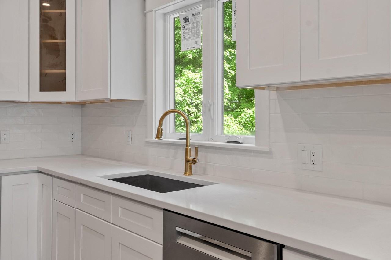 61 Warren St #2 - Photo 5 of 46