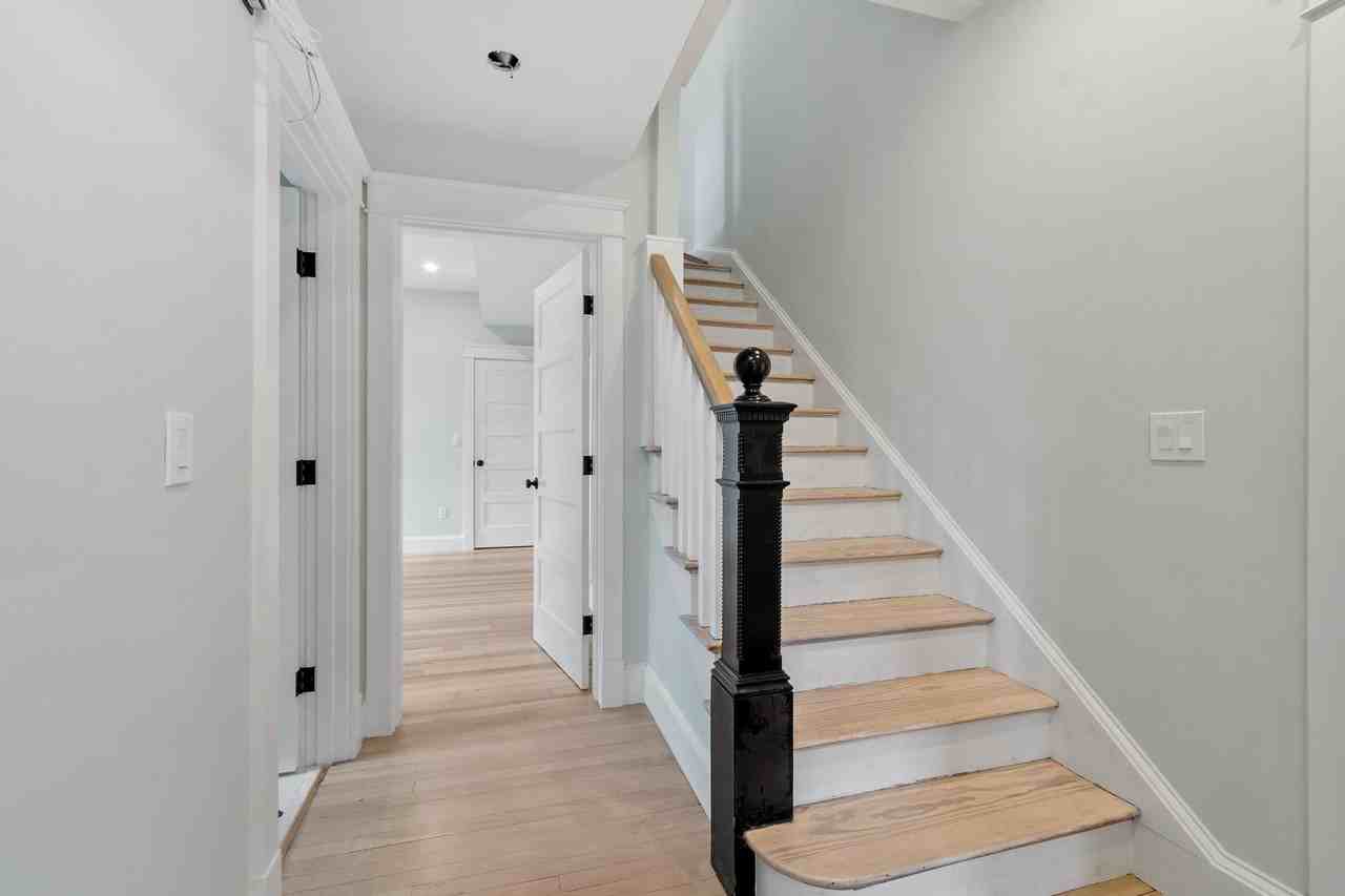 61 Warren St #2 - Photo 7 of 46