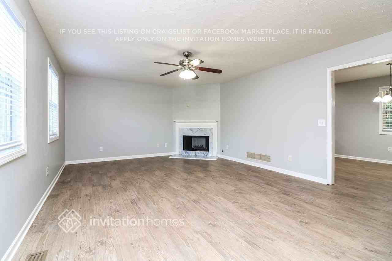 3795 Cherokee Overlook Dr - Photo 6 of 19