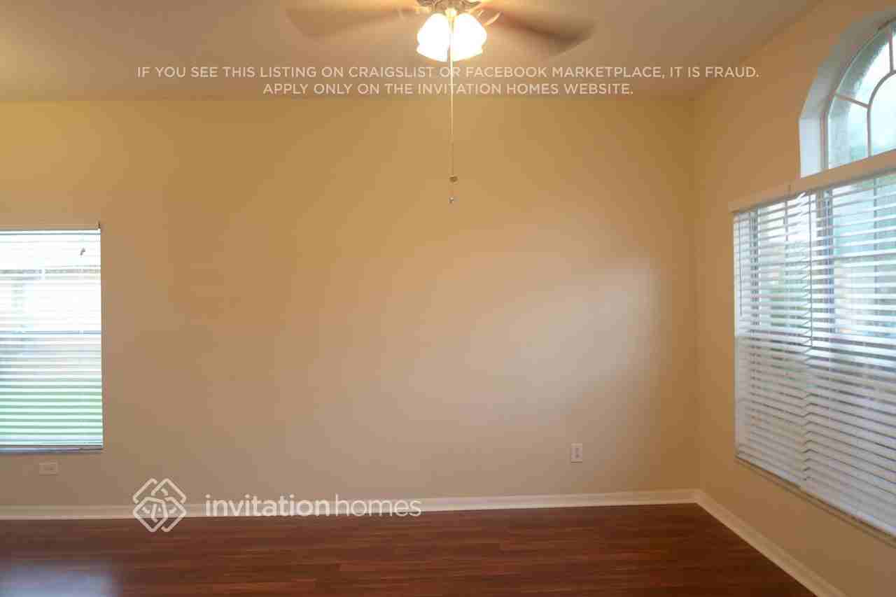 18803 Maisons Dr - Photo 3 of 10