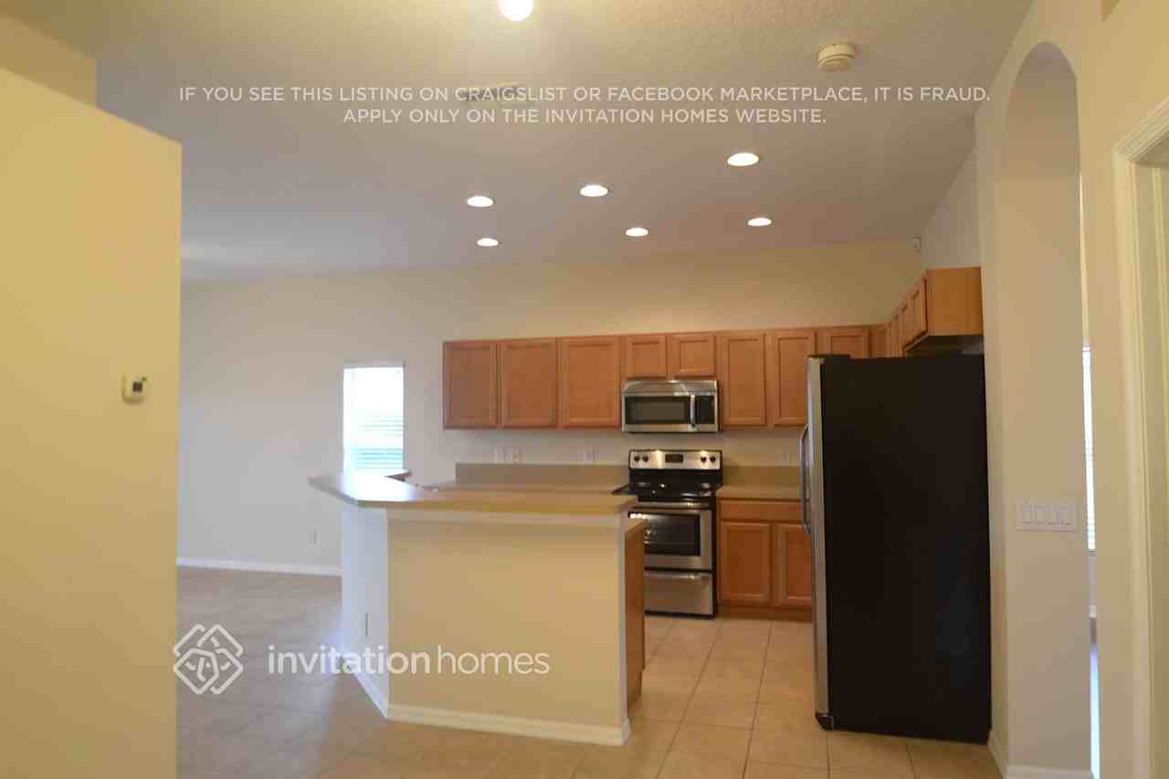 18803 Maisons Dr - Photo 4 of 10