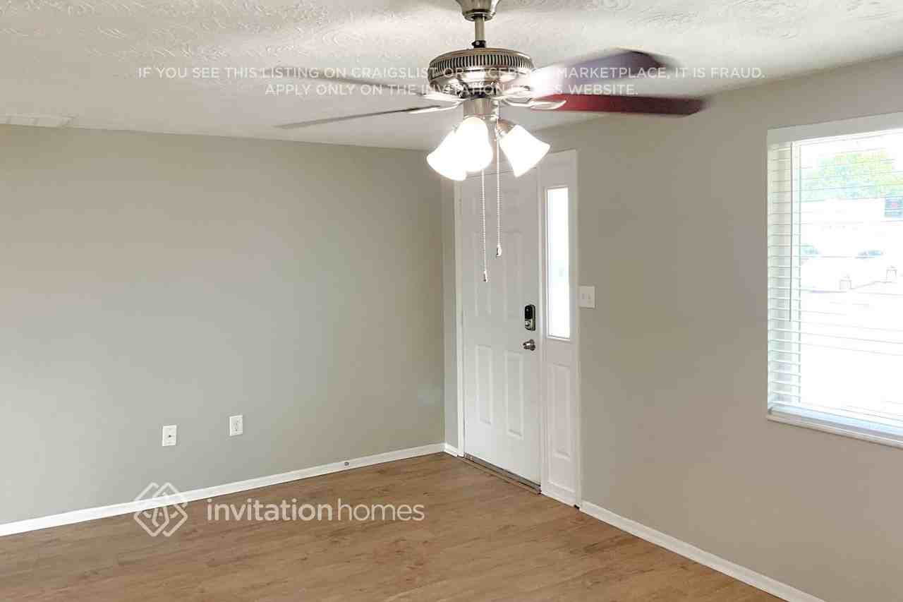 5124 Janice Ln - Photo 4 of 16