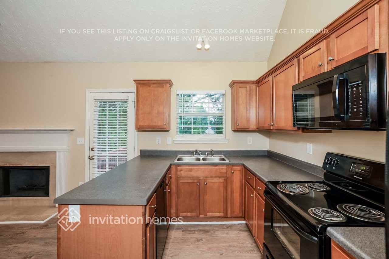 1230 Saint Francis Ct - Photo 7 of 18