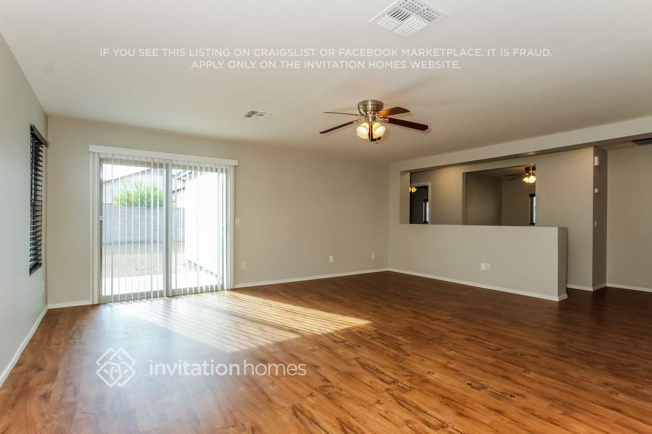 11601 W Windrose Ave - Photo 3 of 16