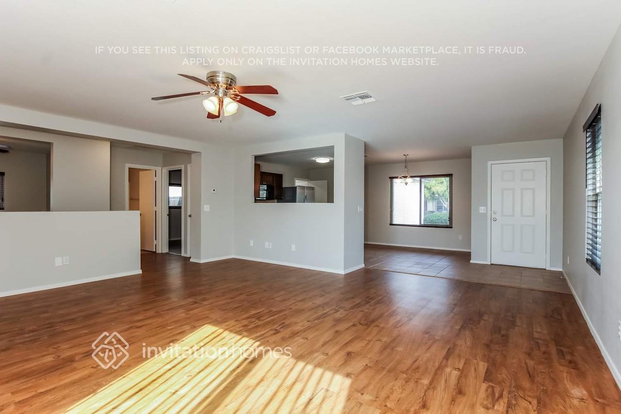 11601 W Windrose Ave - Photo 4 of 16
