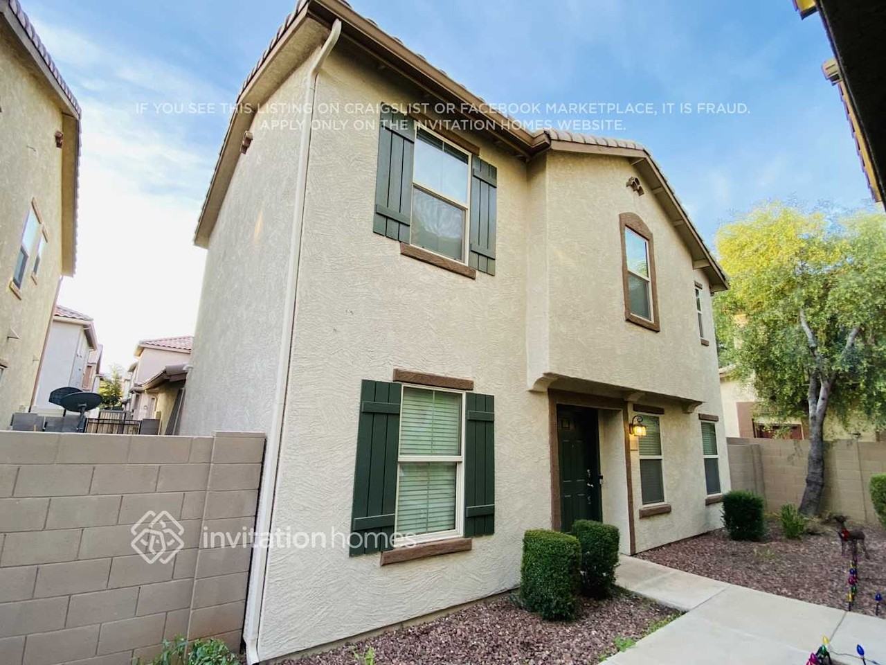 496 N Ranger Trl - Photo 2 of 24