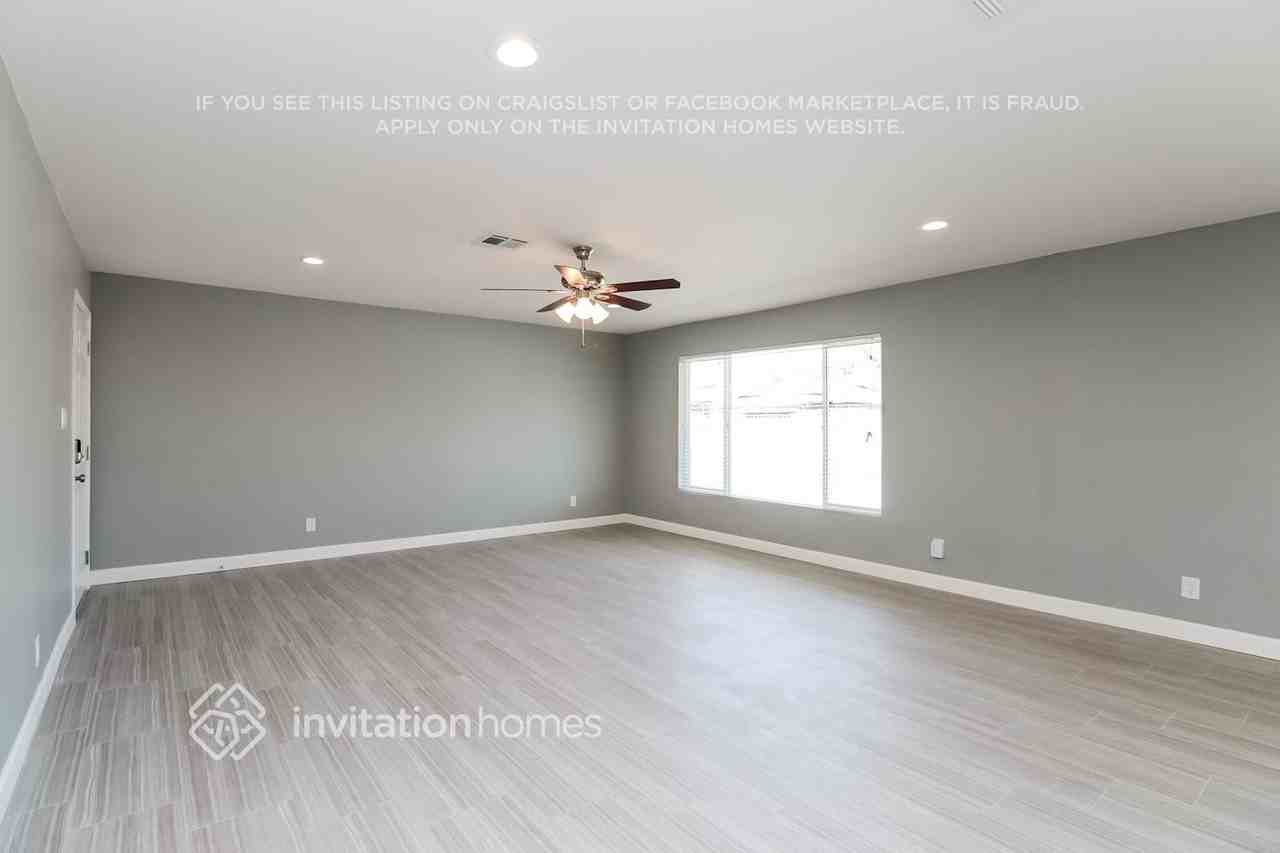 8444 E Vernon Ave - Photo 4 of 21