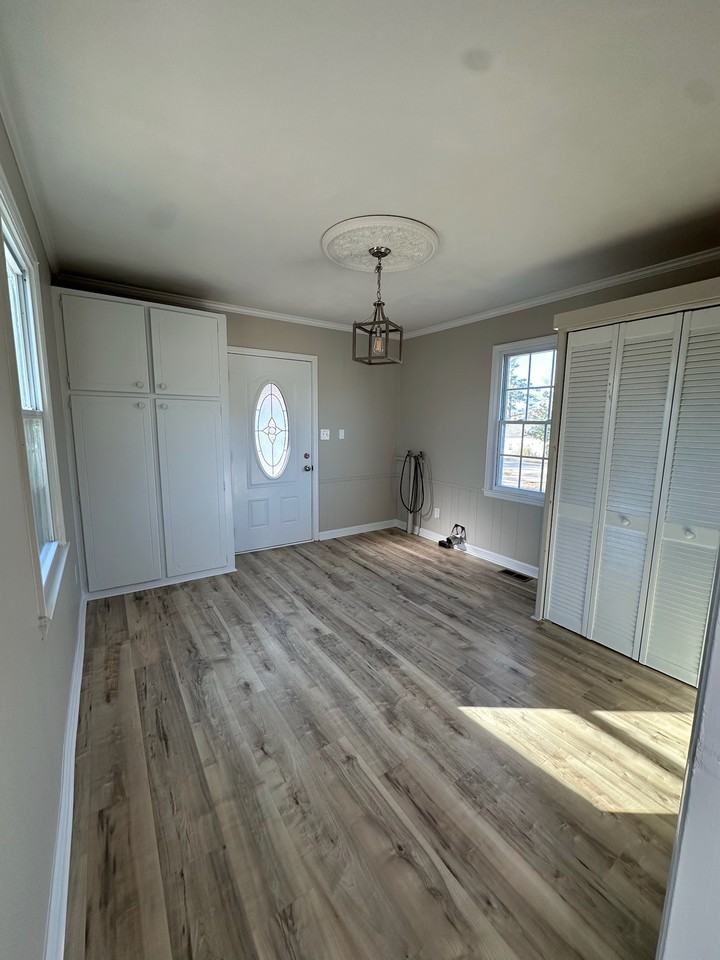 1080 Grace Ave #1 - Photo 6 of 10