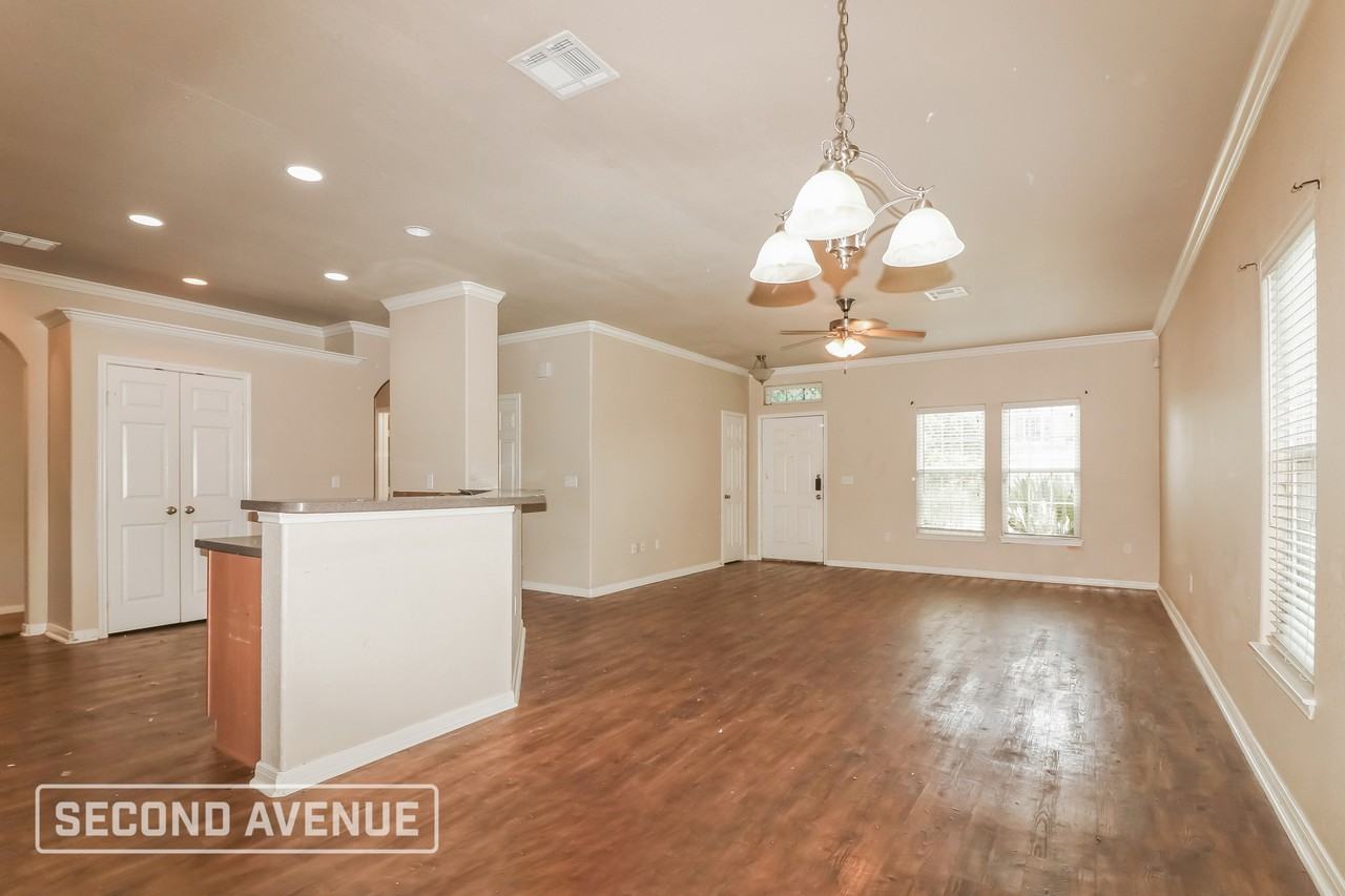 2525 Whirlwind St - Photo 7 of 28