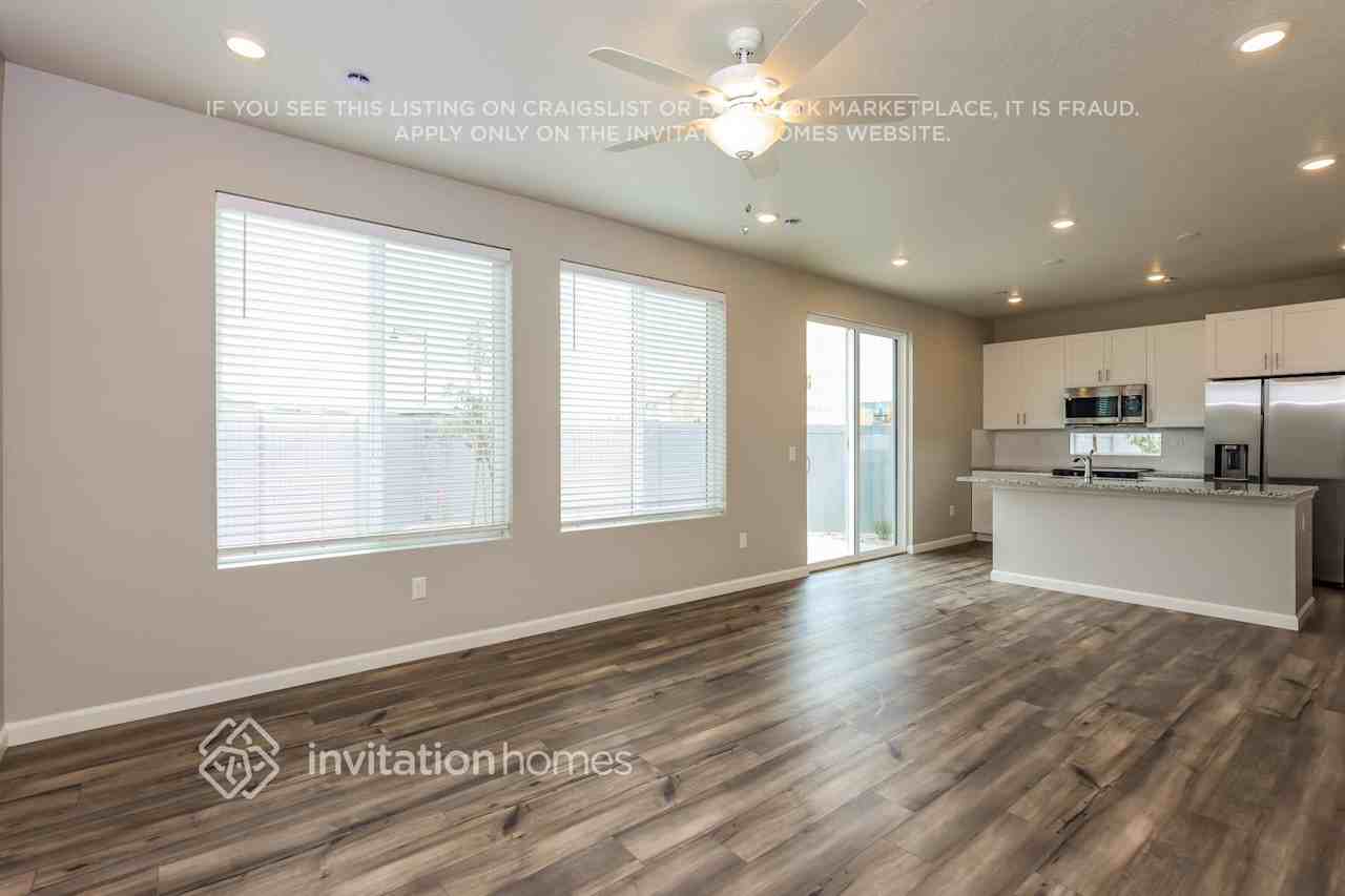355 E Kanab Creek Dr - Photo 5 of 18