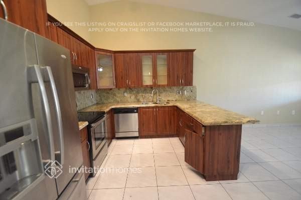 8793 Nw 142nd Ln - Photo 5 of 10