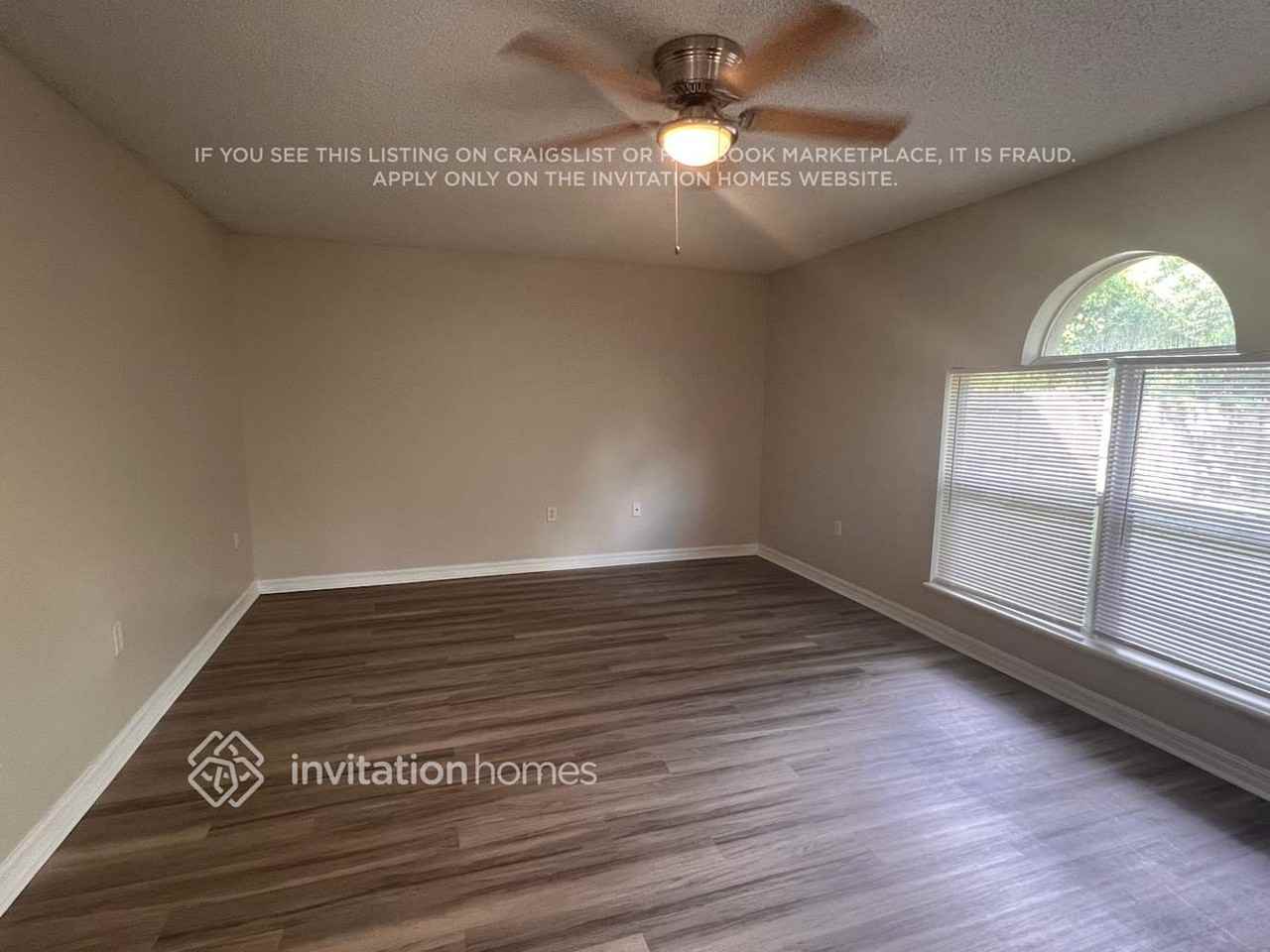 14715 Tully Woods Ct - Photo 3 of 16
