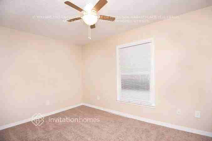 1240 W 3rd St - Photo 7 of 10