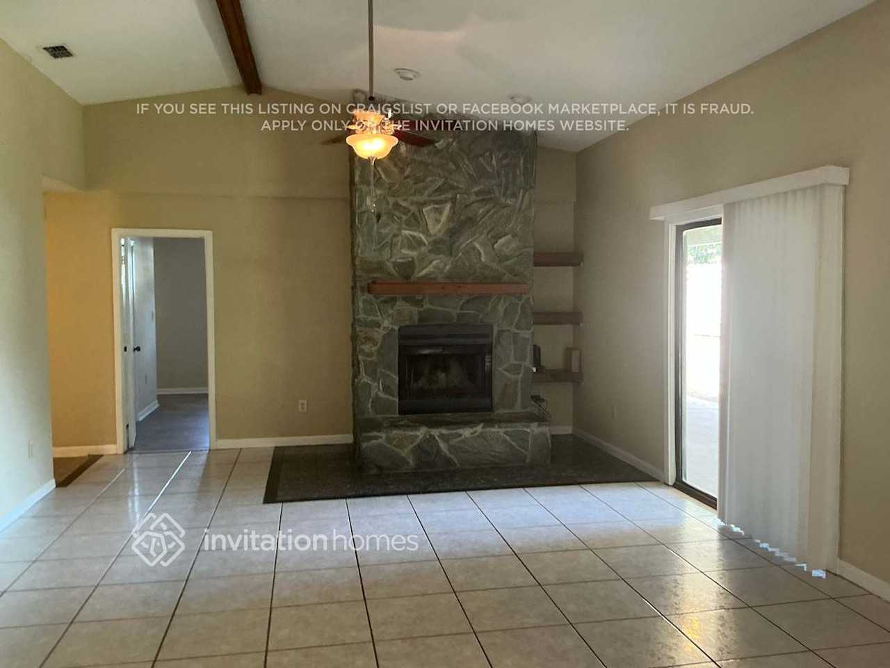 10992 124th Ave - Photo 3 of 19