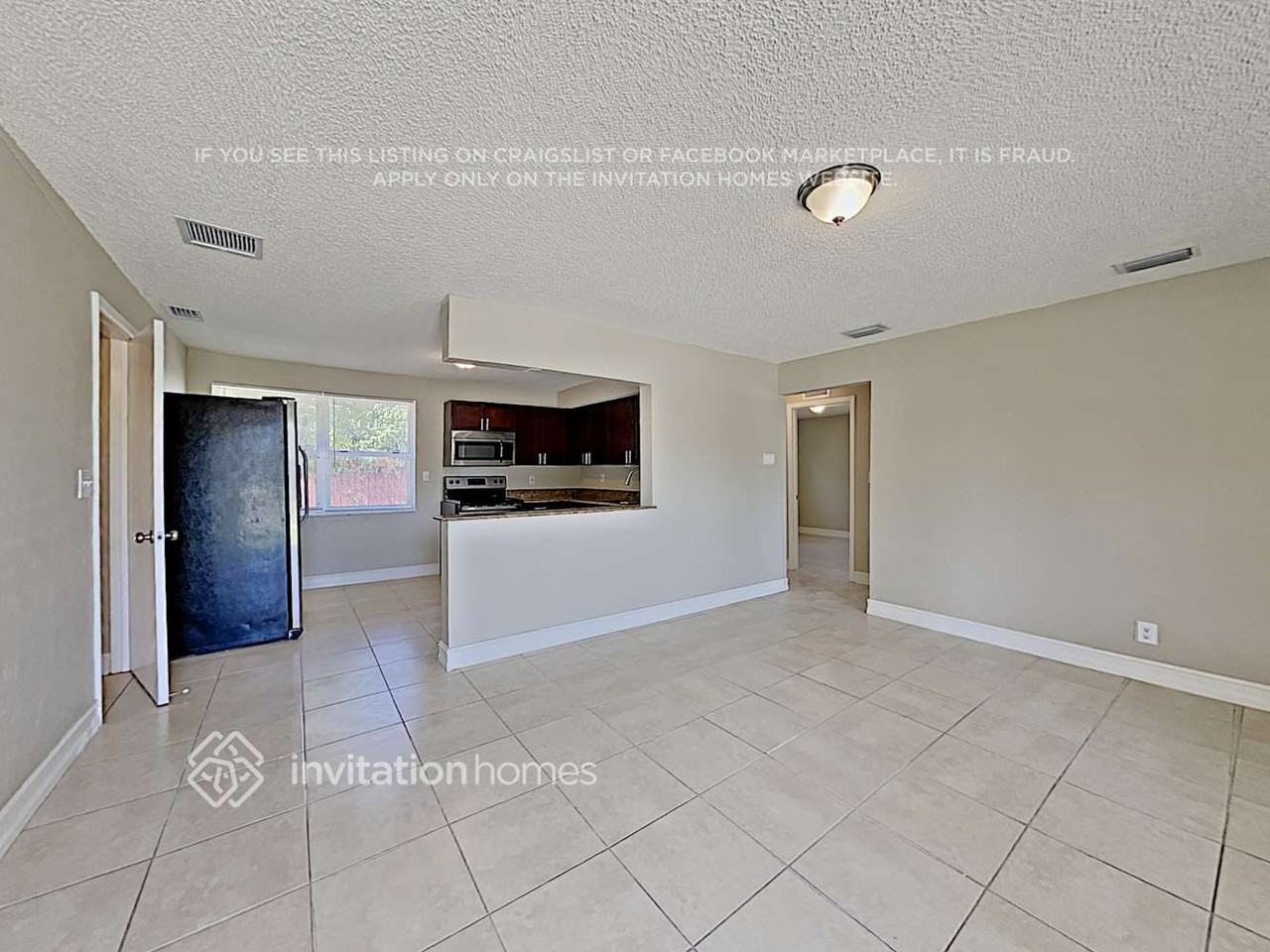 4929 Sw 20th St - Photo 4 of 14