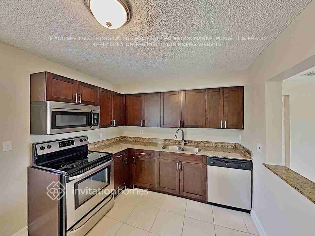 4929 Sw 20th St - Photo 6 of 14