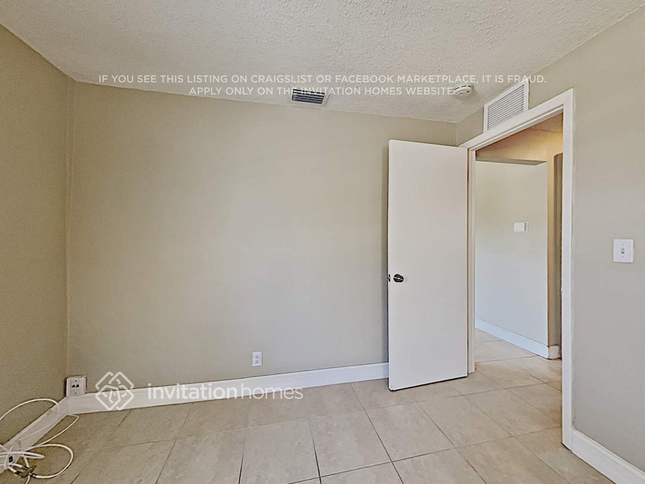 4929 Sw 20th St - Photo 7 of 14