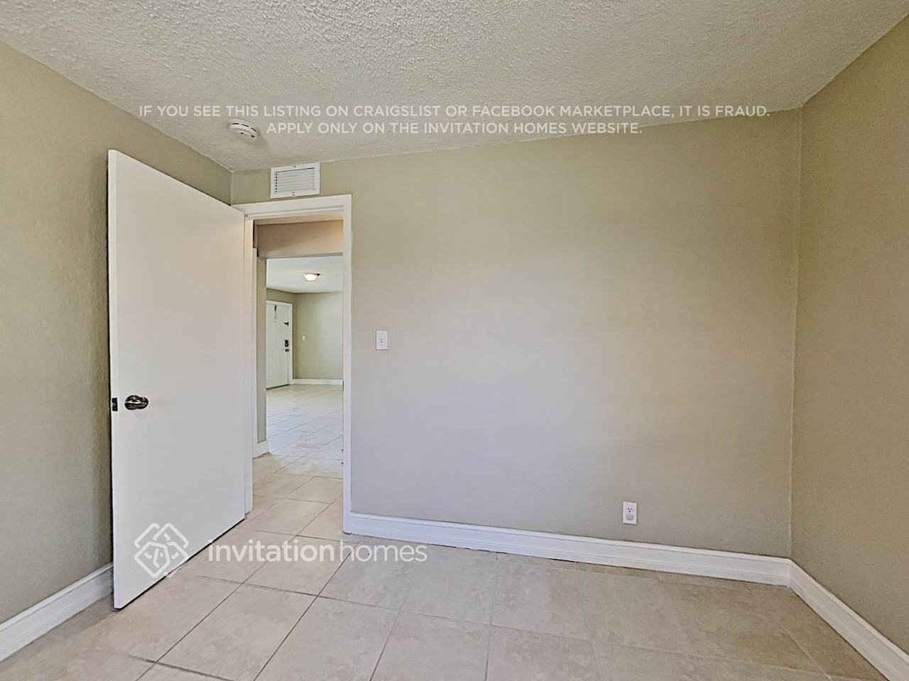 4929 Sw 20th St - Photo 7 of 12