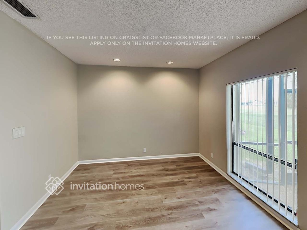 8041 Buttonwood Cir - Photo 5 of 18