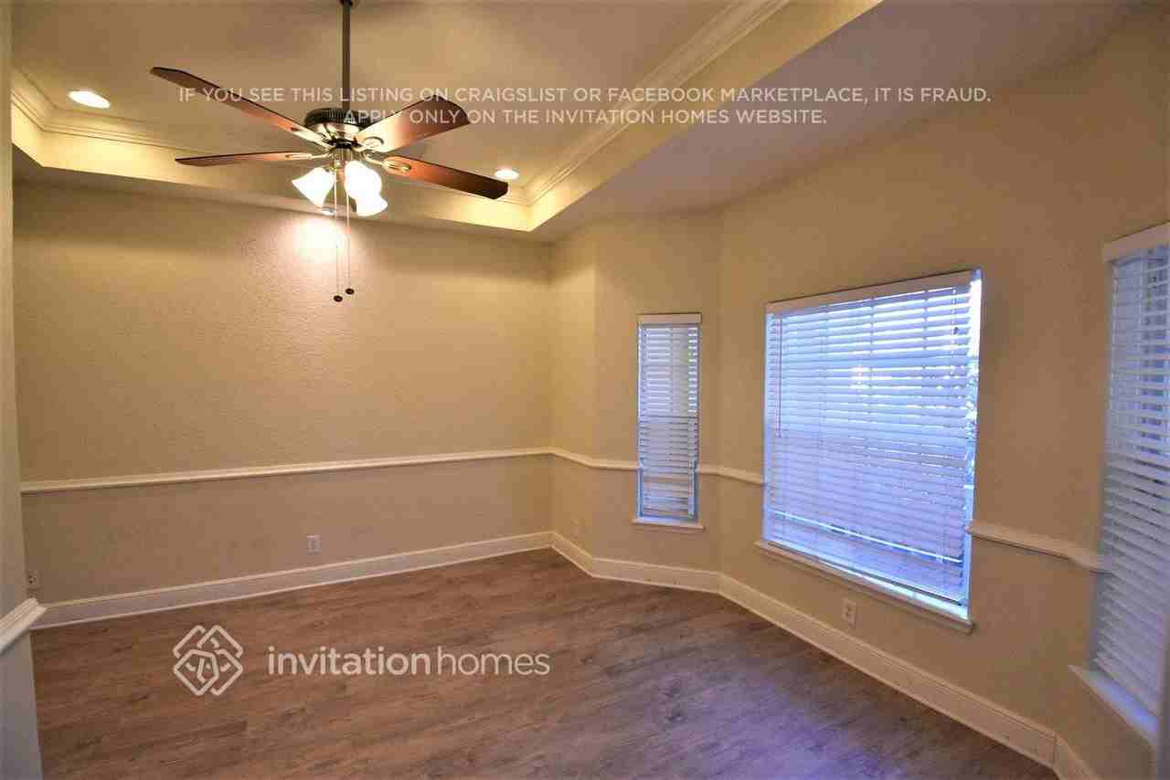 5248 Chiswick Cir - Photo 2 of 15