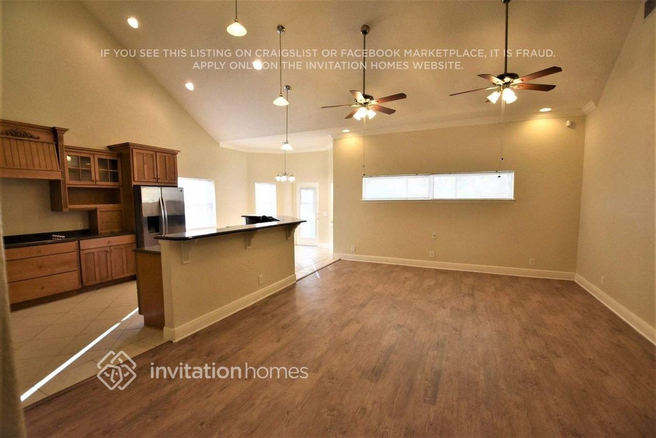 5248 Chiswick Cir - Photo 4 of 15