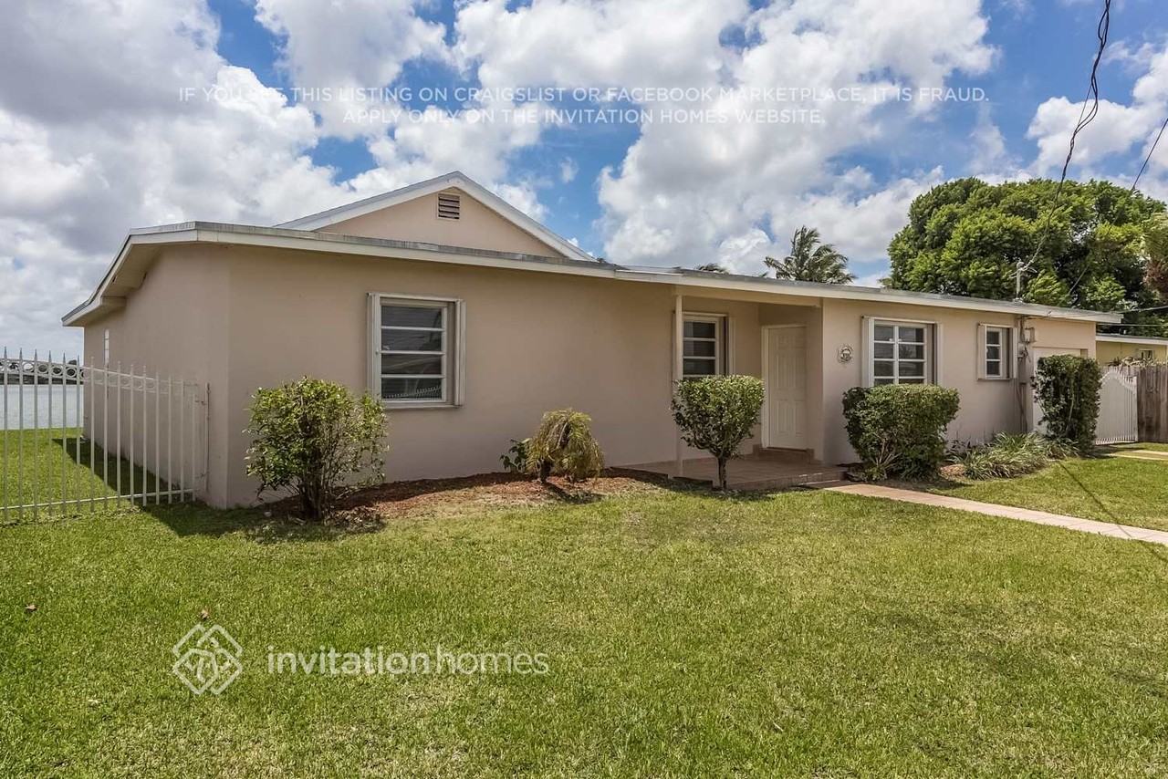 10900 Sw 42nd St - Photo 2 of 22