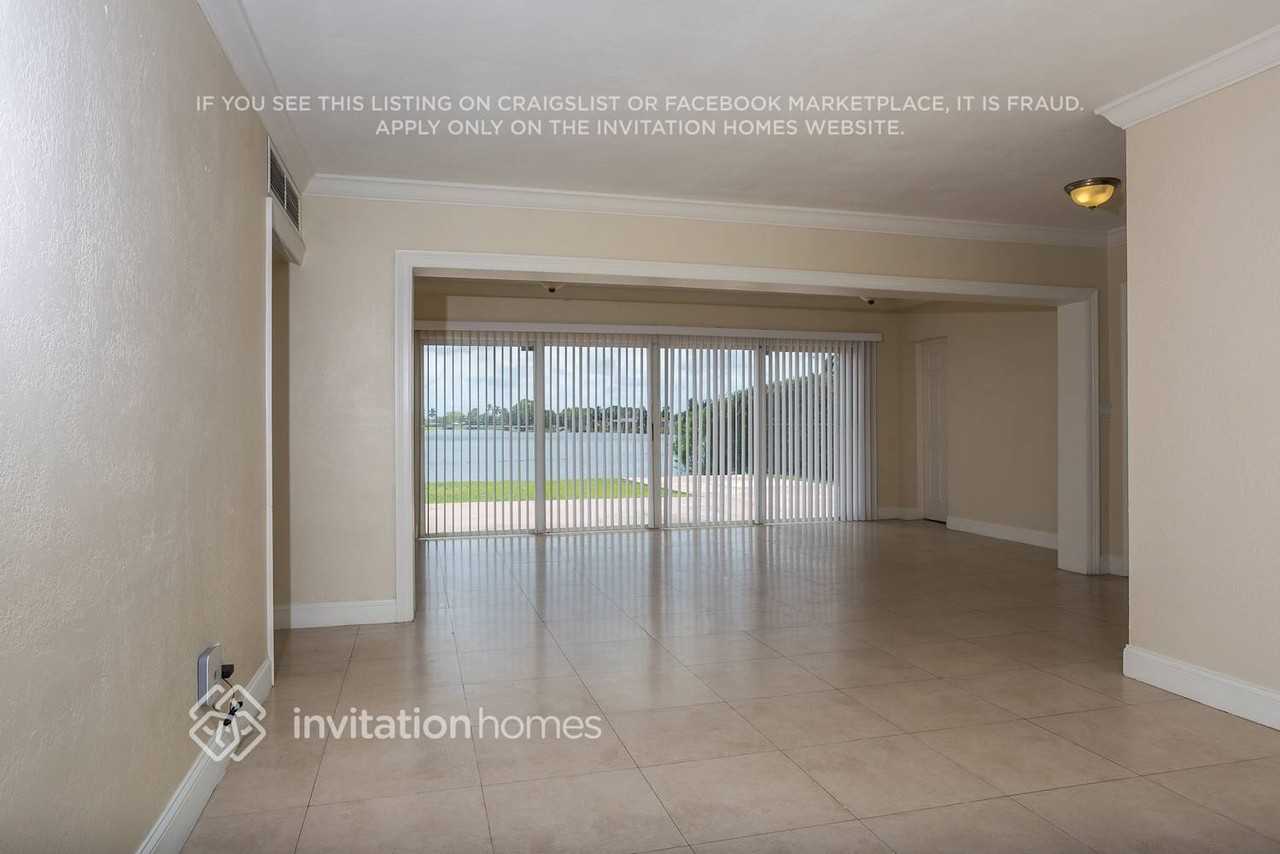10900 Sw 42nd St - Photo 4 of 22