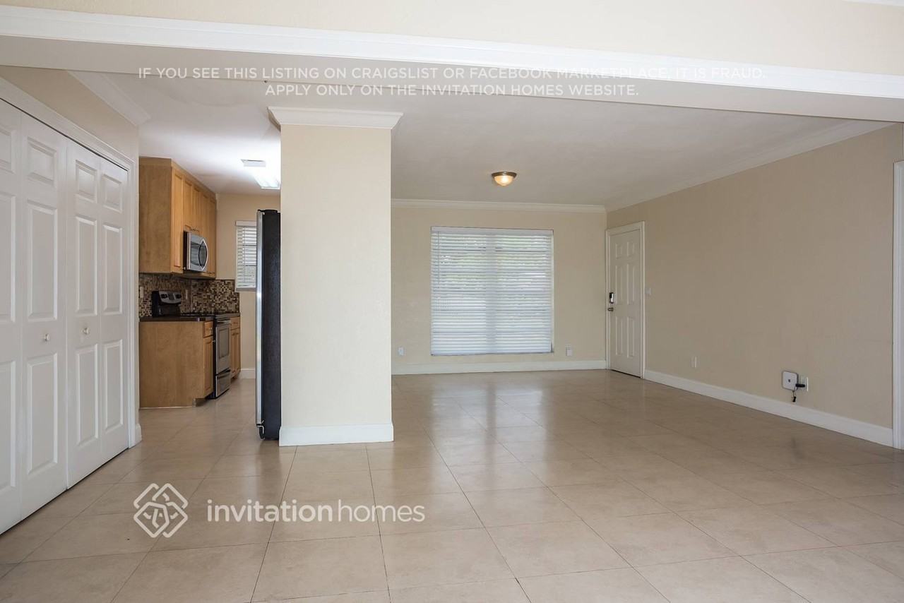 10900 Sw 42nd St - Photo 5 of 22