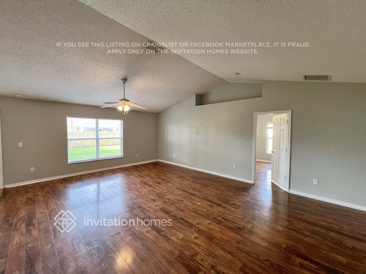 1080 Sw Mccoy Ave - Photo 3 of 22