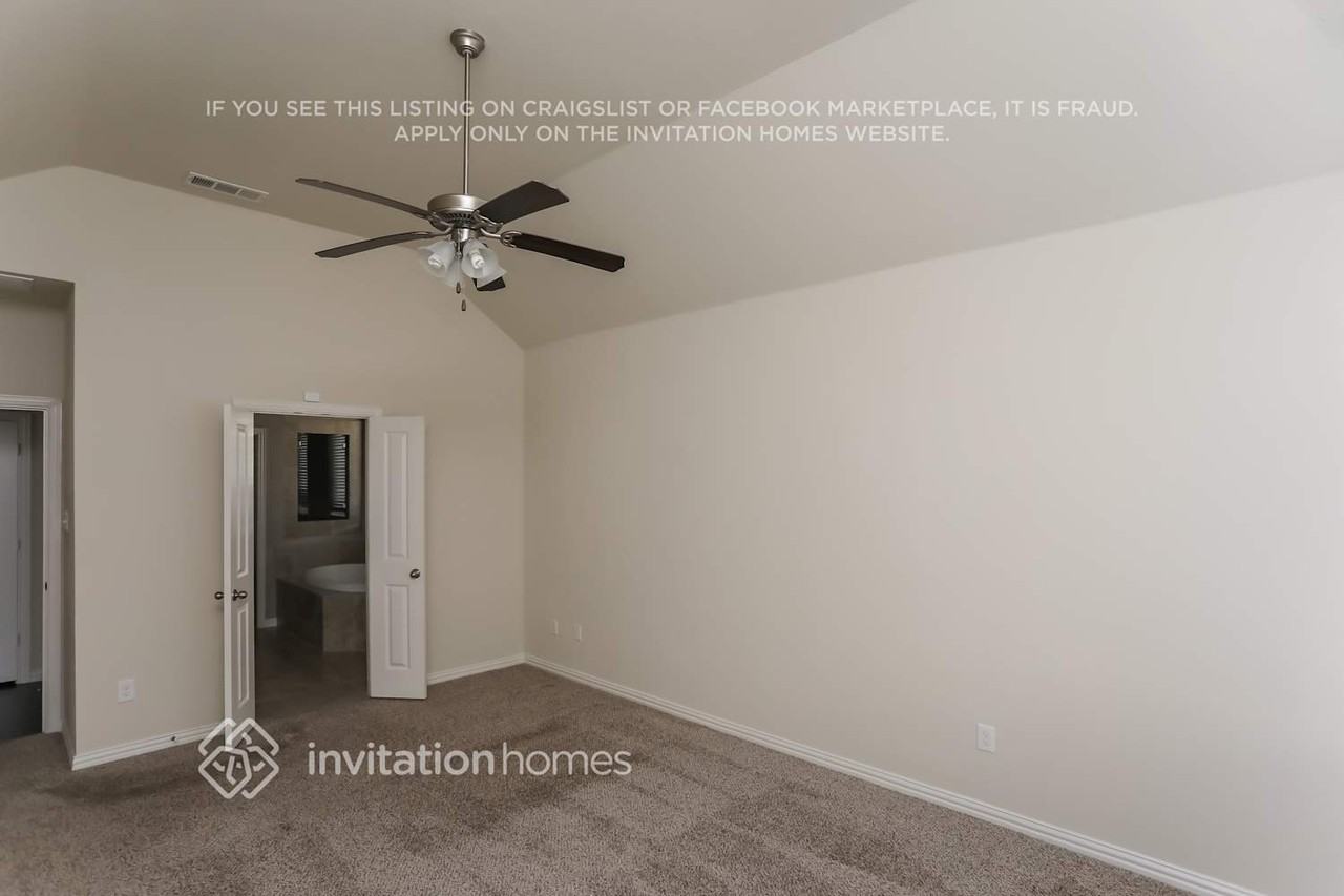 1014 Finsbury Ln - Photo 7 of 15