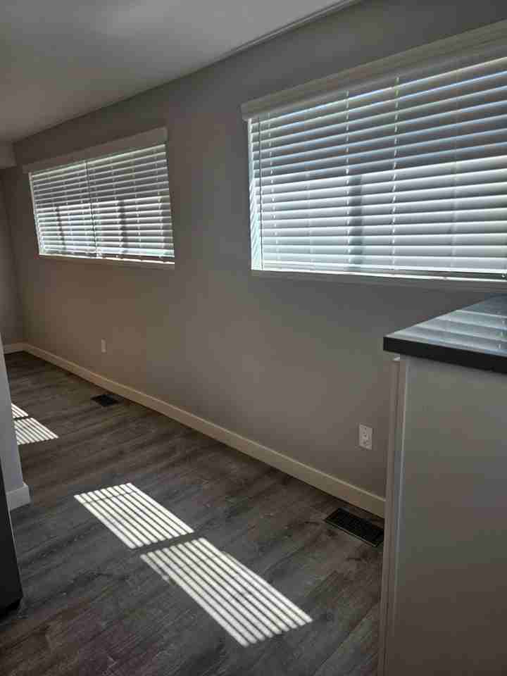 813 N Riverside Dr #A - Photo 4 of 17