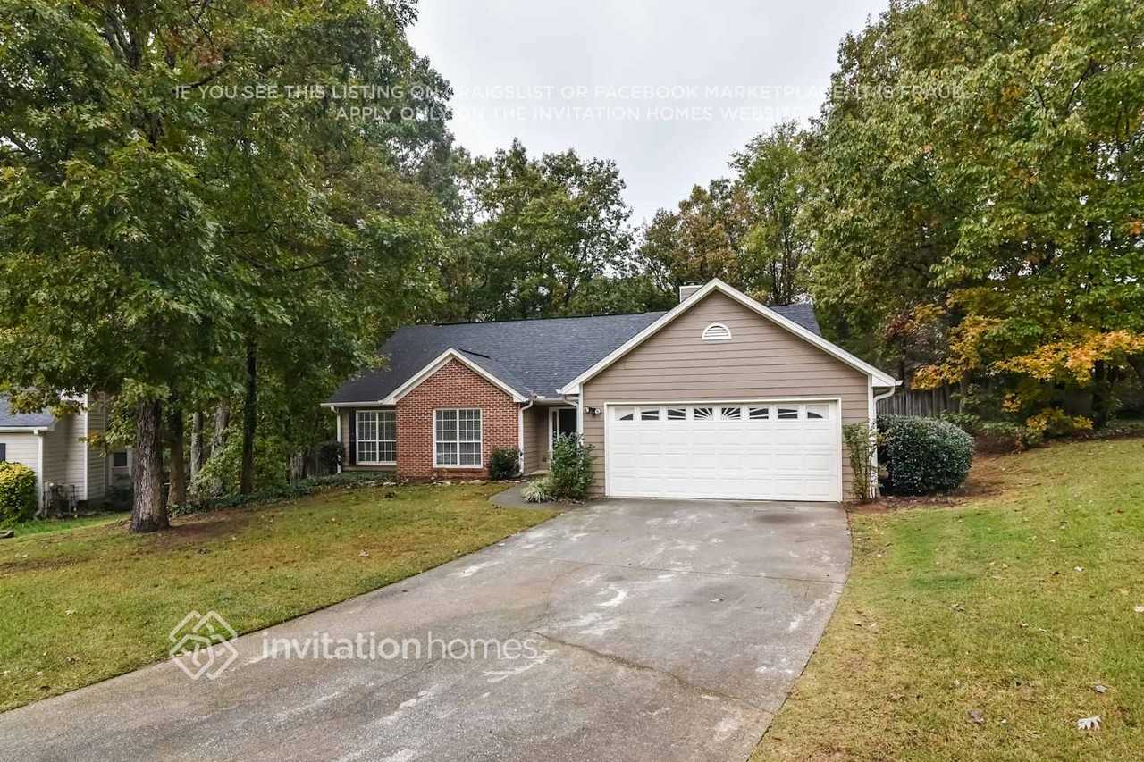 2271 Bankston Cir - Photo 3 of 21