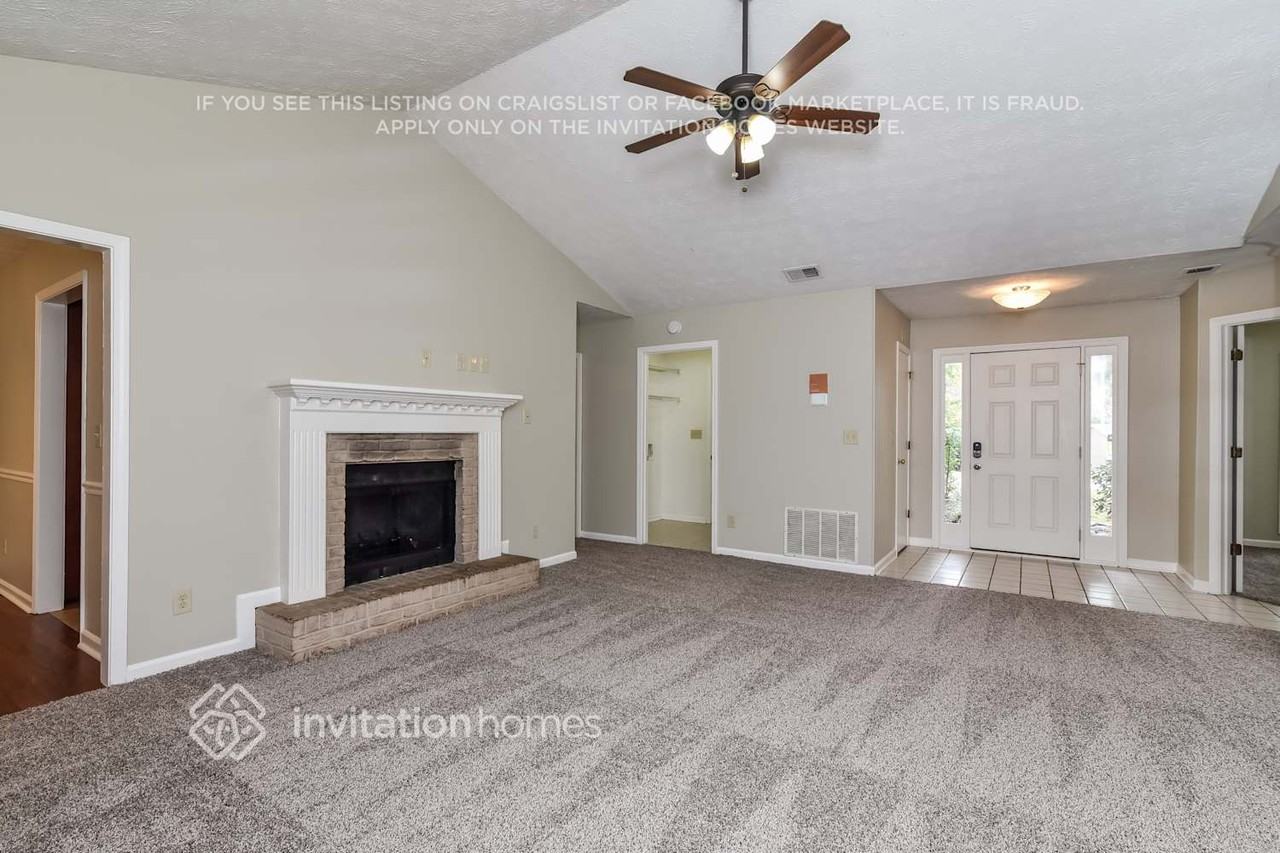2271 Bankston Cir - Photo 5 of 21