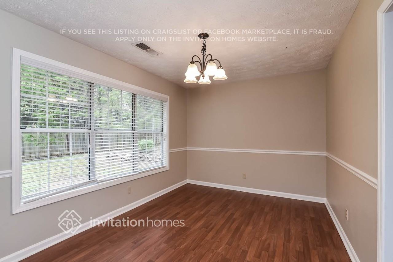 2271 Bankston Cir - Photo 7 of 21