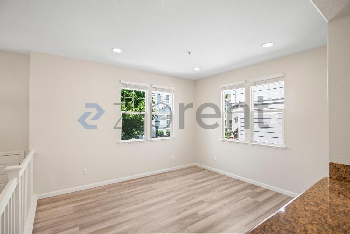1611 Summer Ln - Photo 6 of 36