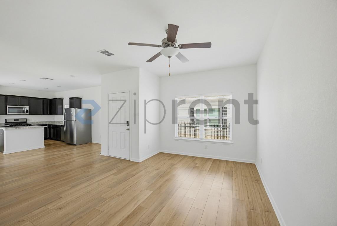 10843 Emerick St - Photo 6 of 32