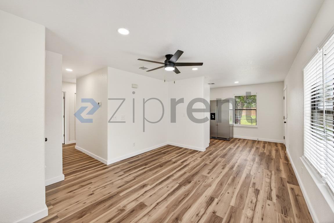 838 Mccauley Blvd - Photo 4 of 30