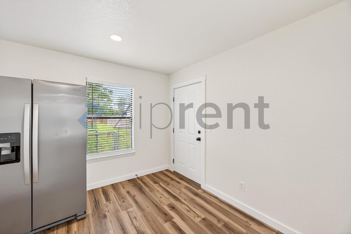 838 Mccauley Blvd - Photo 7 of 30