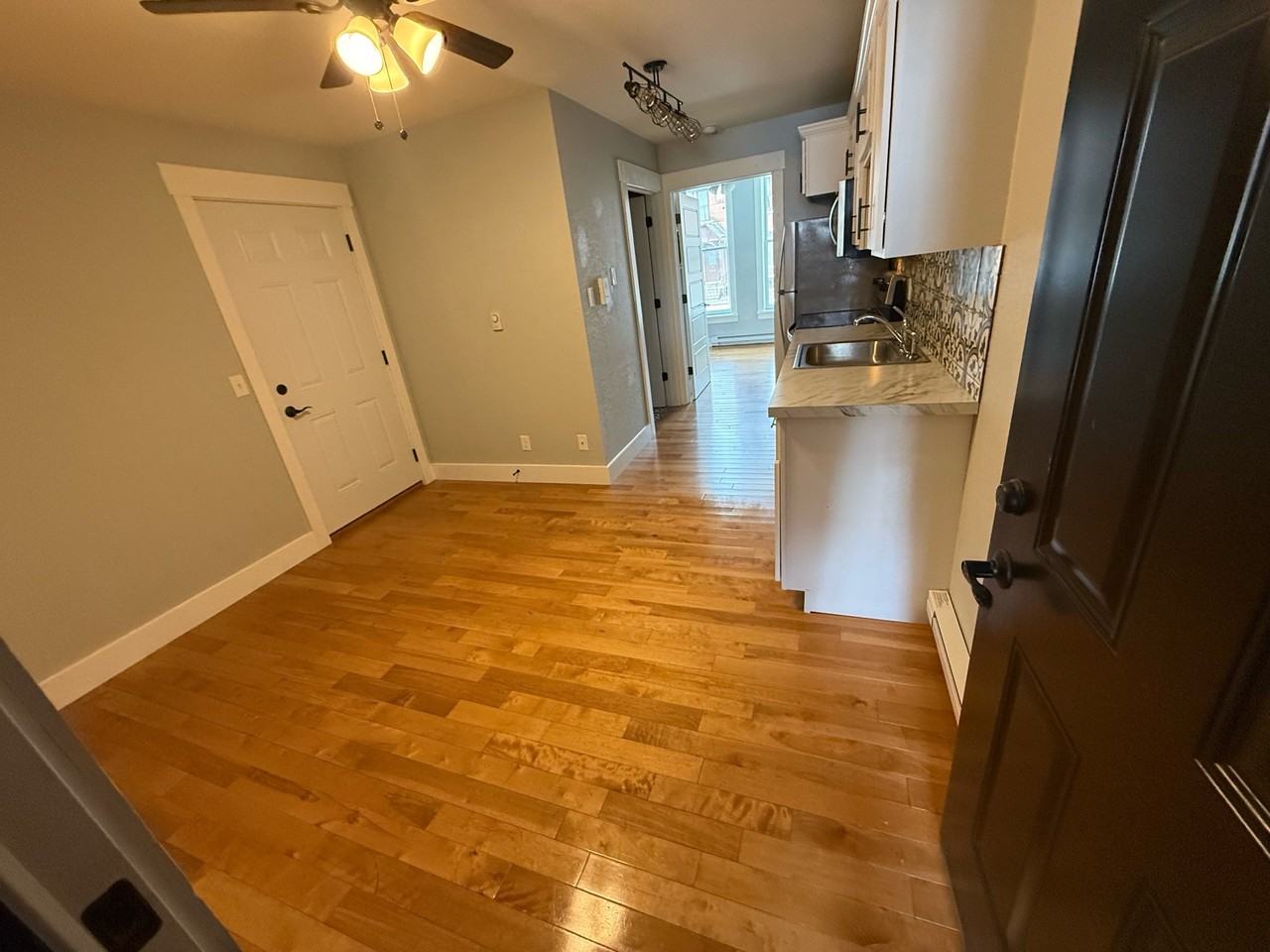 270 W 17th St #11